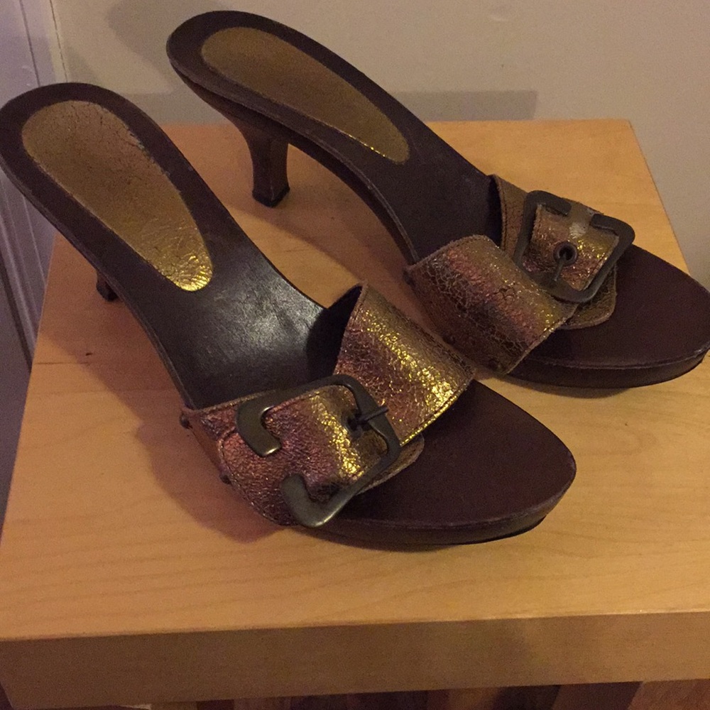 Low heel mule